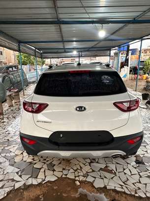 Kia Stonic SUV blanc image 3