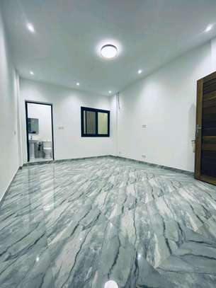 À louer grand appartement derrière école bilingue image 6