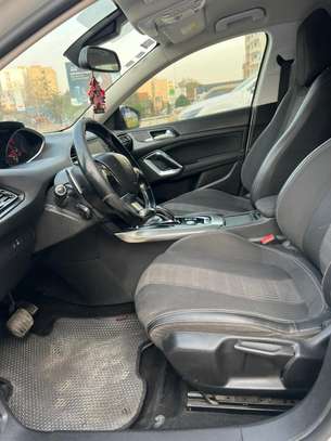 Peugeot 308 2018 image 7