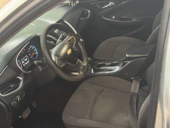 Chevrolet malibu image 4