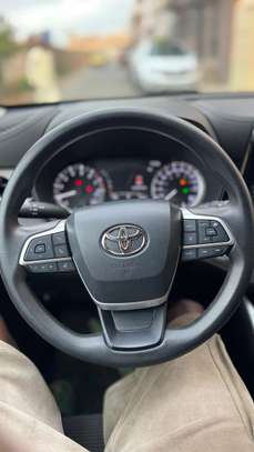 Toyota Highlander 2023 4cylindre 7places image 8