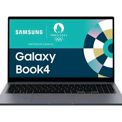 SAMSUNG GALAXY BOOK 4 image 2