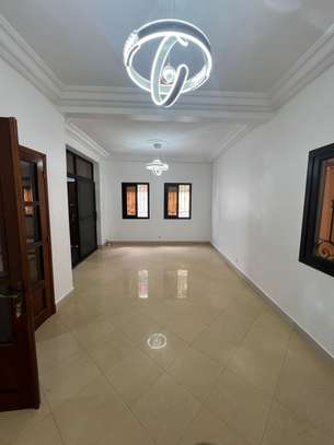 Villa R+1 Mermoz image 6