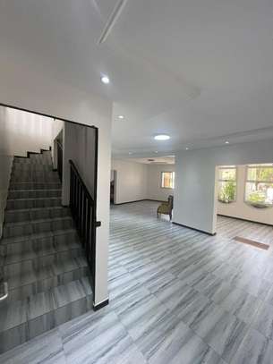 Magnifique Villa R+1 à louer image 8