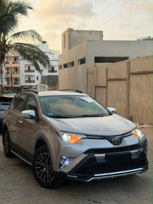 TOYOTA RAV4 XLE ANNÉE 2018 image 7