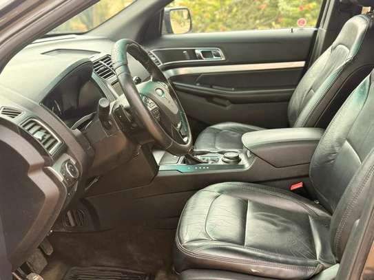 Location Ford Explorer image 5