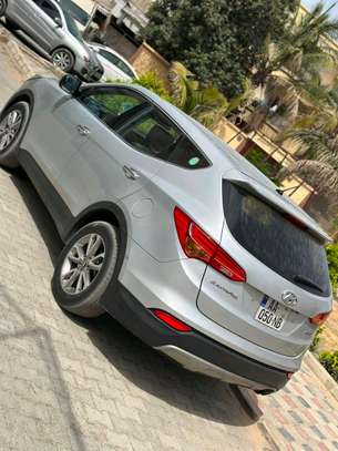 Hyundai santafe diesel image 9