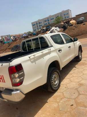Mitsubishi L200 image 7