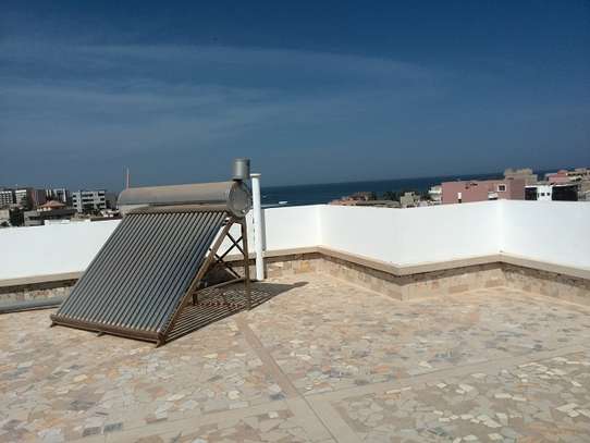 Penthouse climatisé/sécurisé-3 niveaux à Ngor Almadies image 5