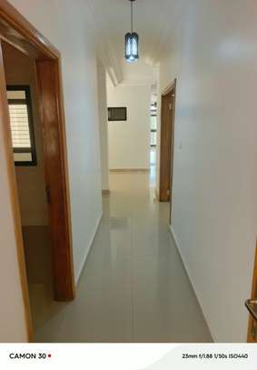 Trois chambres à louer par mois image 9