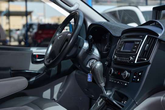 Hyundai Starex 2017 – Spacieux et Très Propre image 7