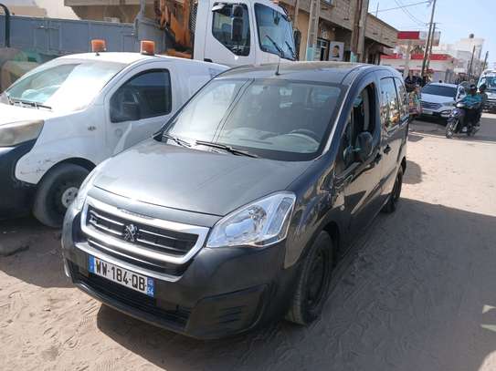 Peugeot Partner Diesel 5 portes Gris foncé image 2
