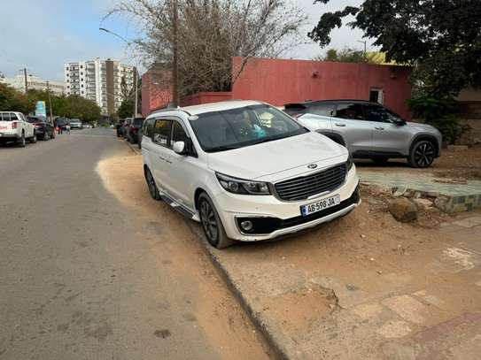 A LOUER KIA CARNIVAL 2017 image 8