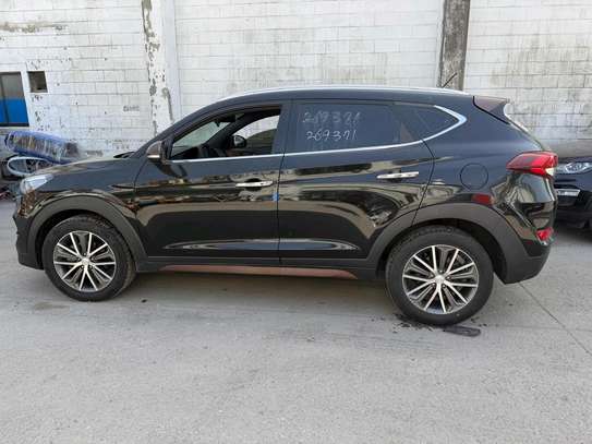 Hyundai tucson image 8