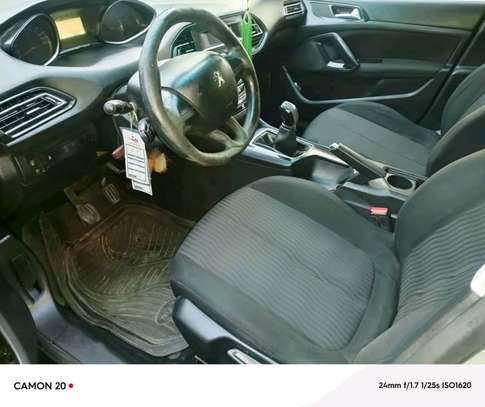 Peugeot 308 break diesel manuel climatisé image 5