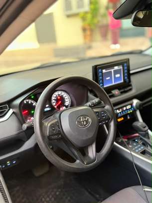 TOYOTA RAV4 LE  Année : 2019 image 11