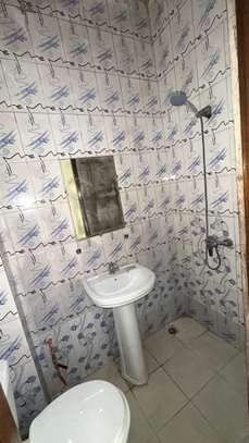 Duplex sécurisé de 4 chambres  à Hann Mariste 2 image 13