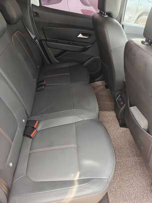 Renault Duster 4x4 Blanc SUV ANNEE 2019 image 8