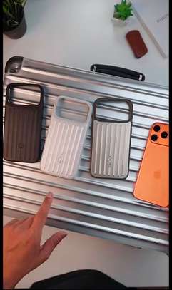 Coque RIMOVA  iphone 17 pro et 17 pro max image 3