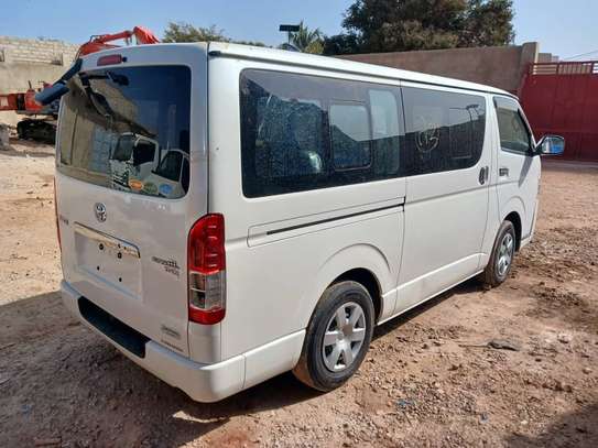 Minibus Hiace Toyota image 6