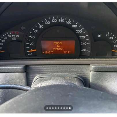 A vendre Mercedes c180 de 2001 image 4