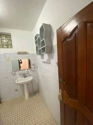 À louer un appartement de type F5 Mariste image 5