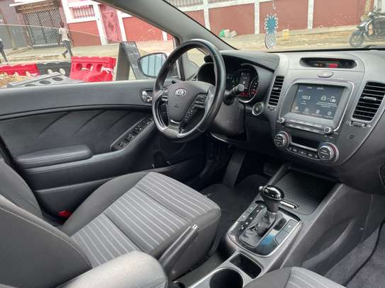 Kia Forte Berline Blanc Jantes Sport image 4