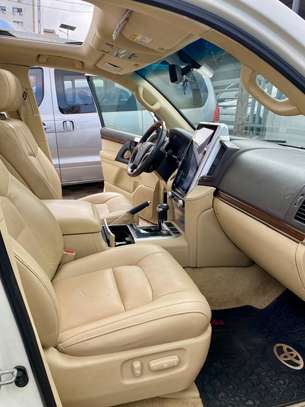 Toyota land cruiser GXR V6 image 9