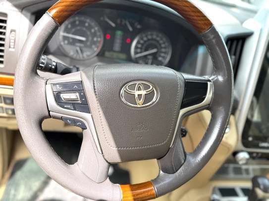 Toyota land cruiser GXR V6 image 12