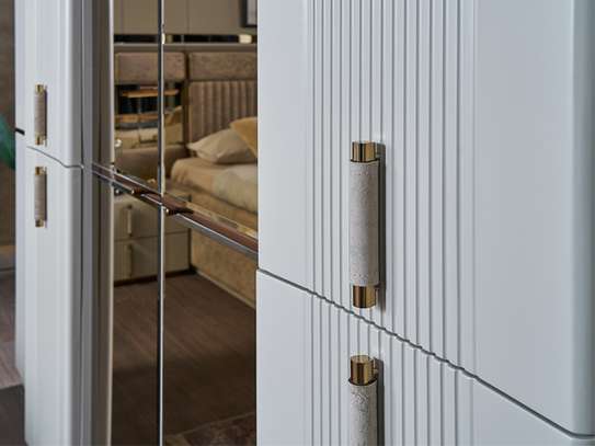 CHAMBRE A COUCHER 180X200 COMPLETE CREA PORTES BATTANTES image 2