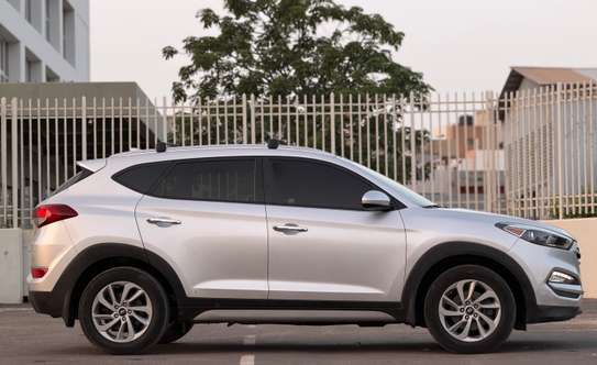 HYUNDAI TUCSON 2018 image 6
