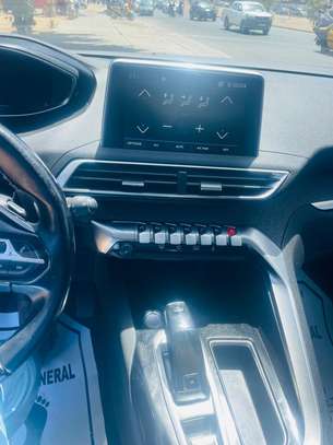 Peugeot 3008 2019 image 9