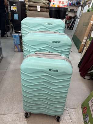 Set de 3 valises AMERICAN TOURISTER rigide avec code image 3