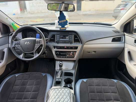 Hyundai Sonata image 4