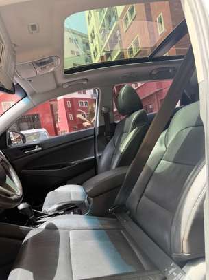 Hyundai Tucson image 8