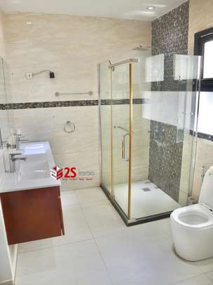 Villa en R+2 à louer à Mermoz Sotrac image 12