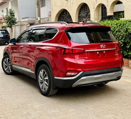 Hyundia Santafe image 3