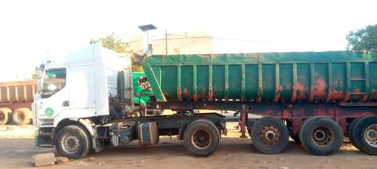 CAMION TRACTEUR + BENNE image 3