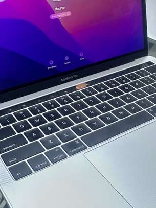 2016 MacBook Pro TouchBar image 3