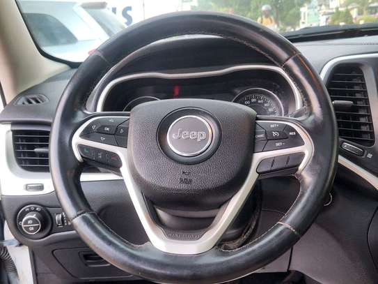 Jeep cherokee image 4