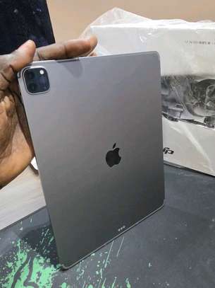 Ipad pro M2 image 4