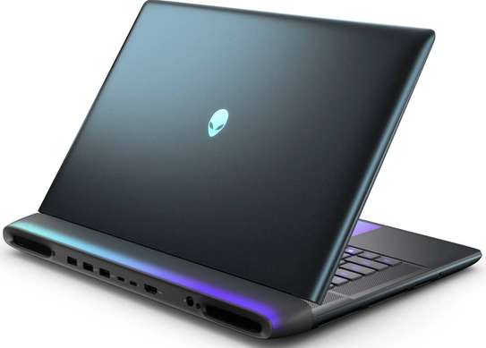 Gamer Alienware 16" (Core 7 / RTX 5060 / 32 Go / 1 To SSD) image 3