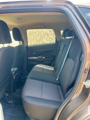 Mitsubishi outlander image 8