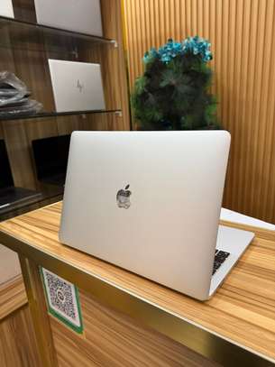 MacBook Pro M2 (2022) Touchbar 512Go/8Go image 2