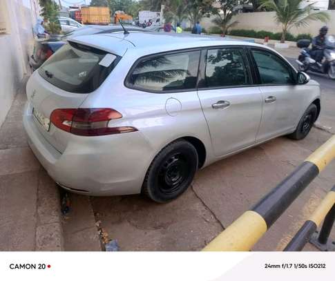 Peugeot 308 break diesel manuel climatisé image 4