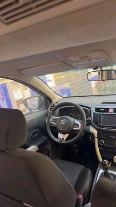 Location de voiture Toyota image 3