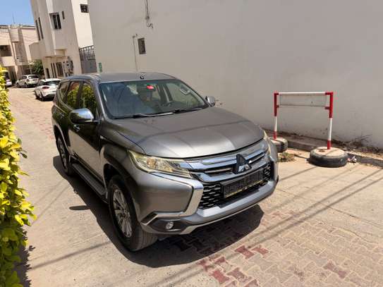 Mitsubishi pajero _2019 image 3