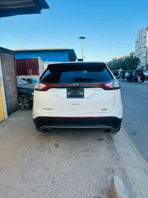 Ford Edge 2017 blanc jantes noires SUV spacieux image 5
