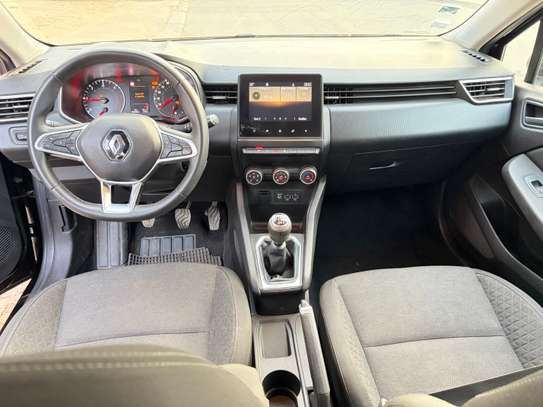 Renault Clio 5 image 2