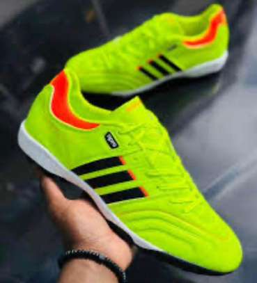 Crampons Puma-Nike-Adidas football image 3